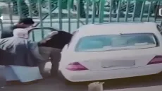 سرقة مؤلمة لحاج مُسن أمام معصرة زيت في عمّان