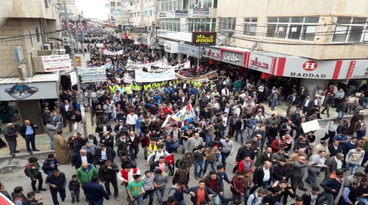 عاجل – مظاهرات قرب الحدود الأردنية مع إسرائيل تضامنا مع القدس وغزة