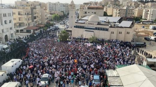 غضب واسع بعد فض الاعتصام بمحيط سفارة الاحتلال بالقوة والأمن يوضح
