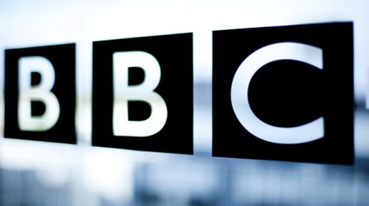 ضيف يطالب بي بي سي بمستحقاته خلال بث مباشر