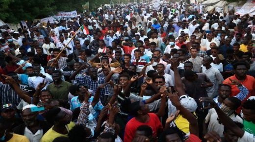 7 قتلى في صفوف المتظاهرين الرافضين للحكم العكسري في السودان