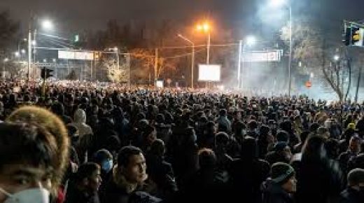الاوضاع تتدهور في كازخستان وهروب رجال الاعمال والمظاهرات بالقرب من القصر الرئاسي
