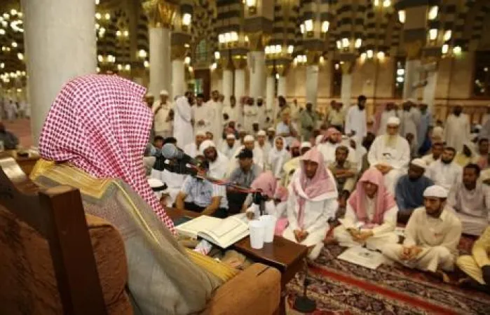 الكويت تحظر التعاقد مع الدعاة والمشاهير إلا بموافقة مسبقة 