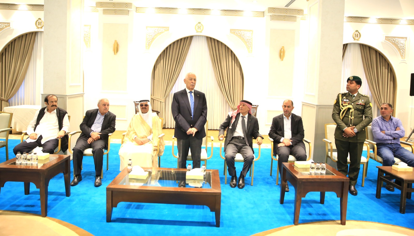 مندوباً عن الملك وولي العهد..العيسوي يعزي عشائر الزبيدي والعرموطي وحدادين والعبداللات العمرو 