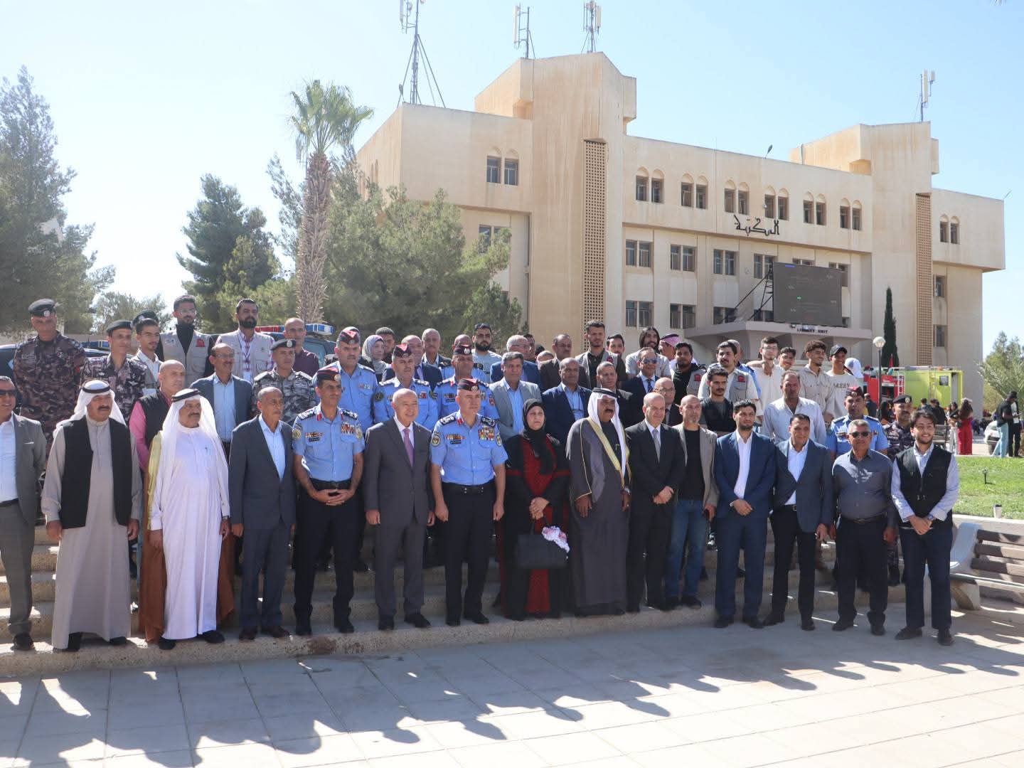 يوم توعوي في جامعة مؤتة ضمن حملة شتاء آمن  يوم توعوي في جامعة مؤتة ضمن حملة شتاء آمن