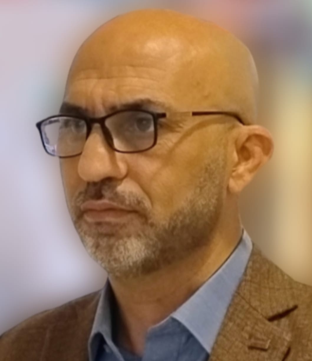 بين التسحيج والعبودية ضاعت الكرامة 