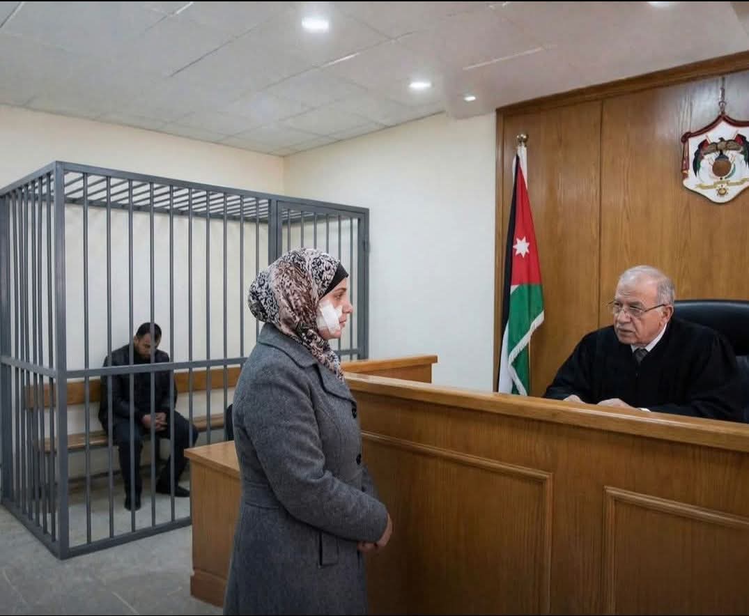 جنايات عمان تقتص لسيدة شوه طليقها وجهها داخل حرم المحكمة بعقوبة مشددة 