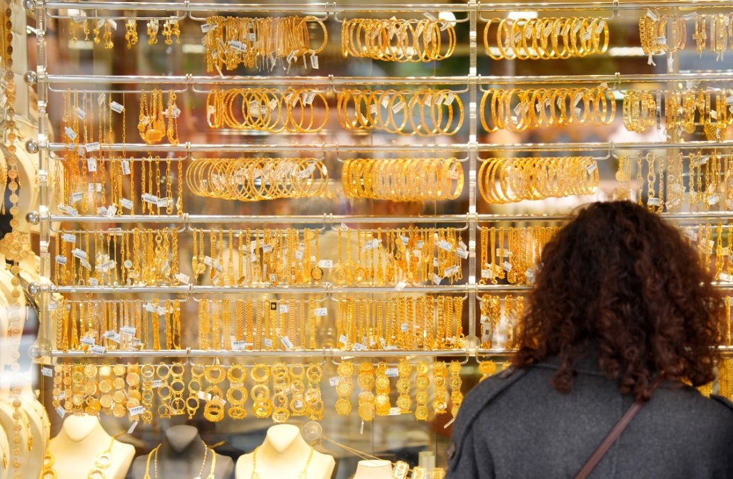 انخفاض إضافي على الذهب الخميس عيار 21 يتراجع 70 قرشا محليا 