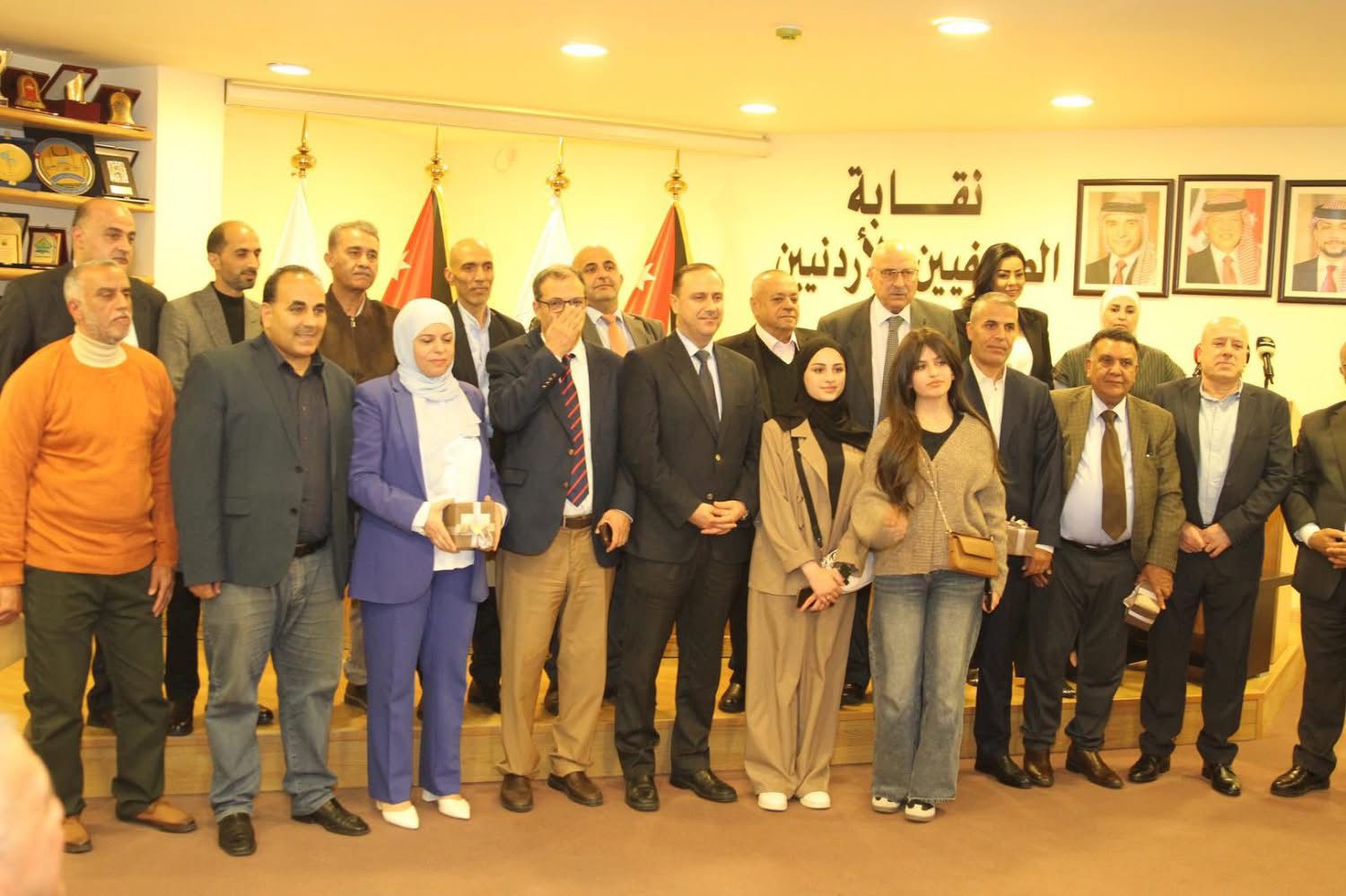 نقابة الصحفيين تكرم من أمضى 25 عامًا والفائزين بجائزة الحسين للإبداع الصحفي 2024 (أسماء وصور) 