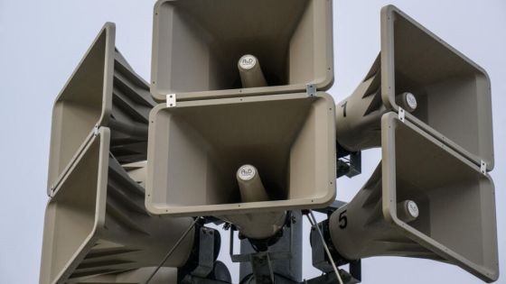 مركز الأزمات: نظام الإنذار المبكر على الهواتف ليس بديلا للصافرات