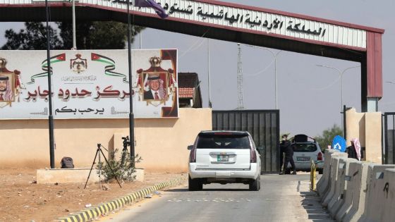 Cars line up at the Jaber/Nassib border post between Jordan and Syria on the day of its reopening, on September 29, 2021, in the Jordanian Mafraq governorate. (Photo by Khalil MAZRAAWI / AFP)