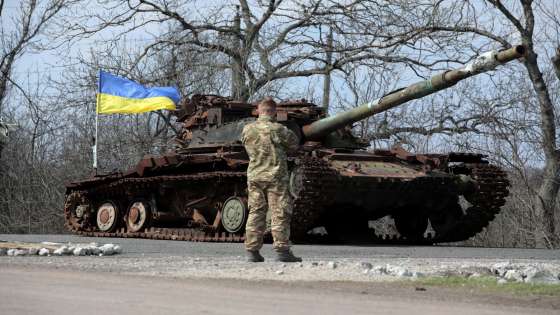 موسكو: أوكرانيا تستعد لعملية عسكرية