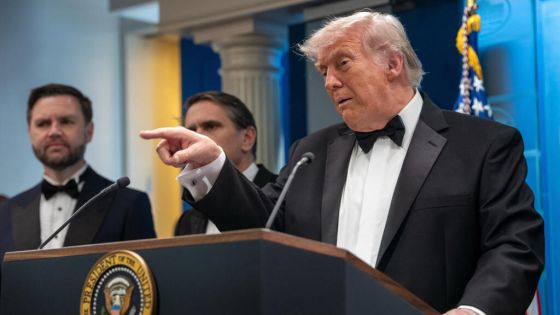 الأردن يدين حادث إطلاق النار خلال فعالية لرابطة مراسلي البيت الأبيض بحضور ترامب