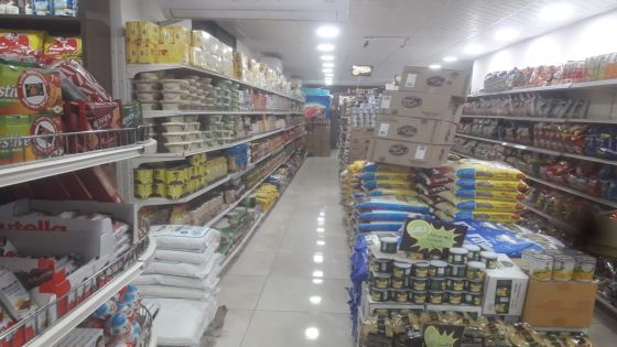تجارة عمان: أسعار السلع والمواد الأساسية ستنخفض