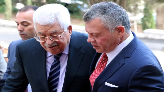 الملك يتبادل التهاني بالشهر الفضيل مع الرئيس عباس