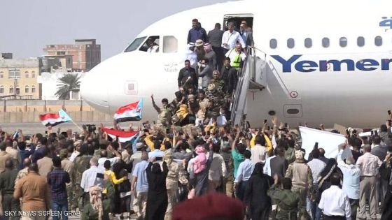استهداف وزراء الحكومة اليمنية الجديدة لدى وصولهم مطار عدن