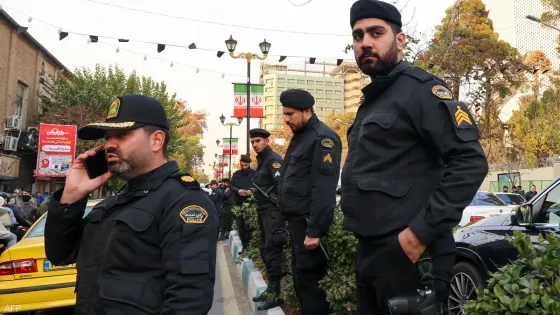 خسائر الشرطة الإيرانية.. تقديرات عن جثث بالآلاف تحت الأنقاض