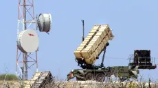 الجيش الإسرائيلي يرفع حالة التأهب ويعد خططا لمواجهة إيران