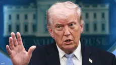 ترامب: الجيش الأميركي سيبقى منتشرا قرب إيران حتى يتم التوصل إلى اتفاق حقيقي