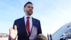 فانس يأمل بنتيجة “إيجابية” للمباحثات مع إيران مع توجهه إلى إسلام أباد