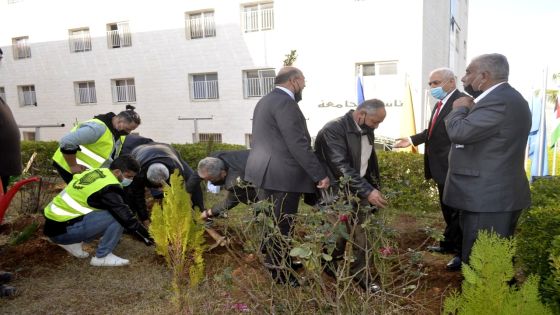 عمان الاهلية تنظم حملة لزراعة الأشجار برعاية وزير الزراعة