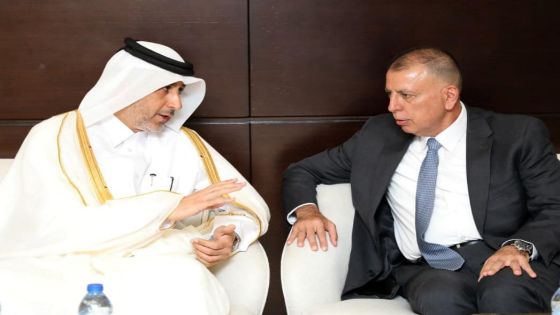 الفراية يستقبل نظيره القطري بمطار الملكة علياء