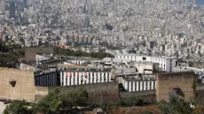 دمشق وبيروت توقّعان اتفاقية لنقل مئات السجناء السوريين من لبنان