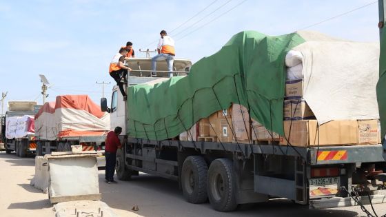 دخول 20 شاحنة مساعدات جديدة إلى غزة تحت مراقبة إسرائيلية -أميركية -مصرية