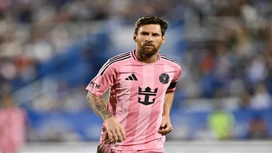 الأهلي السعودي يدخل في مفاوضات لضم ميسي