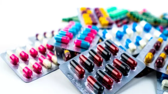 الغذاء والدواء تفعل قرار منع صرف المضادات دون وصفة طبية