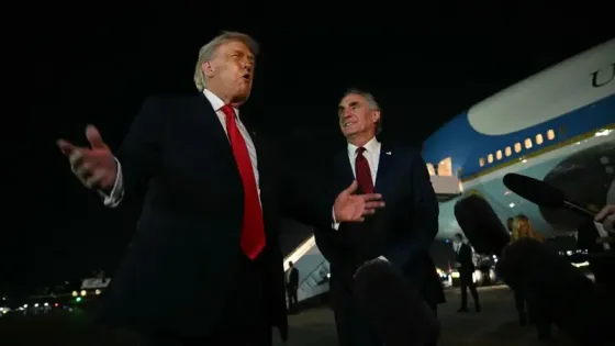 ترامب يهدد ماكرون برسوم طائلة إن لم يقبل الانضمام إلى مجلس السلام في غزة