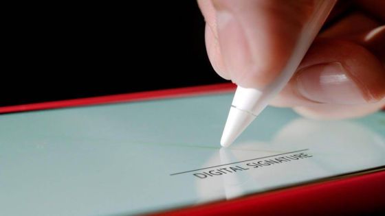 سميرات: التوقيع الإلكتروني يمنح المستندات نفس القوة القانونية للورقية