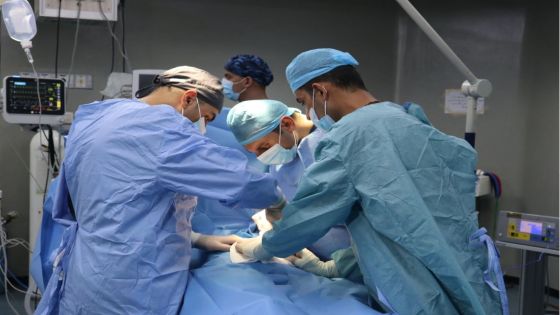 المستشفى الأردني في غزة ينجح بإخراج شظية من رأس طفل وإنقاذ فتاة من البتر