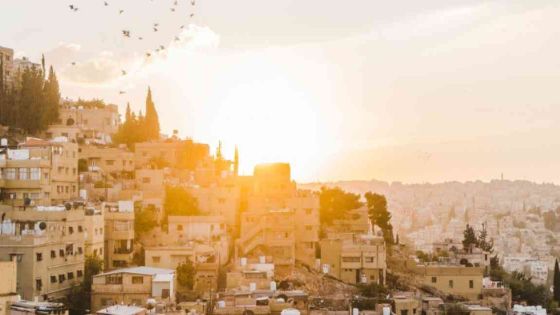 أجواء صيفية عادية في أغلب المناطق حتى الاثنين