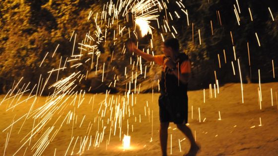 الأمن يحذر من مخاطر إشعال السلكة ويدعو لحماية الأطفال من الألعاب الخطرة