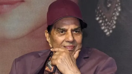 وفاة نجم بوليوود دارمندرا عن 89 عاما