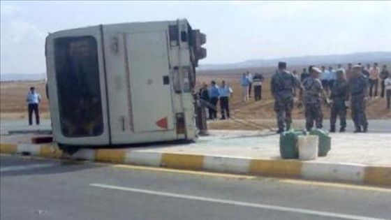 #عاجل اصابة 18 شخصاً بينهم 3 بحالة خطرة إثر تدهور حافلة على الصحراوي