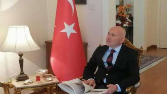 السفير التركي في عمّان يهدي الاردنيين مجموعة صور عثمانية
