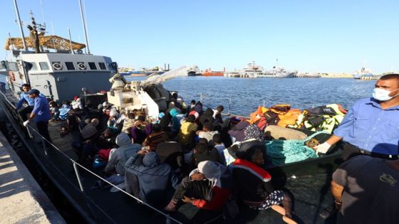 تقرير: ابتزاز جنسي لمهاجرات محتجزات في ليبيا مقابل الطعام