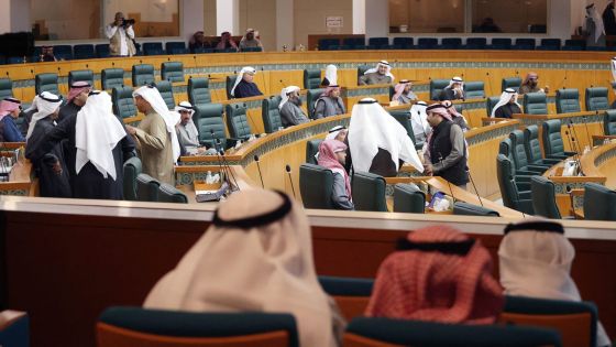 رد النواب على قرار حل مجلس الامة الكويتي