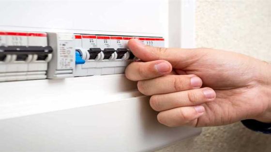الأمن يحذر من مخاطر الأحمال الكهربائية الزائدة