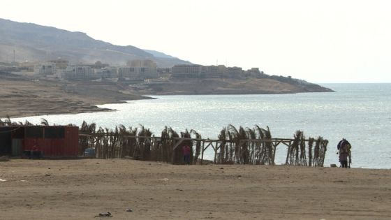 يشكل ظاهرة فريدة على مستوى العالم.. هل يفقد الأردن البحر الميت