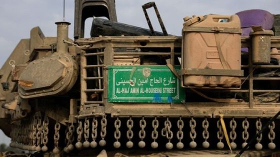 لماذا تحمل هذه الدبابة الإسرائيلية لافتة شارع الحاج أمين الحسيني؟