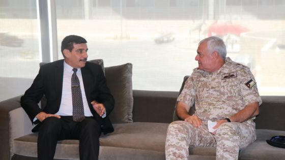 رئيس هيئة الأركان يناقش الملفات الأمنية مع نظيره العراقي
