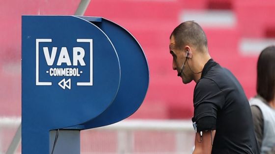 اتحاد الكرة : تشغيل تقنية الـ VAR في الملاعب الموسم المقبل