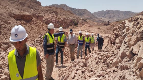 الخرابشة يتفقد مشروع الشركة الوطنية العربية للتعدين في غور فيفا
