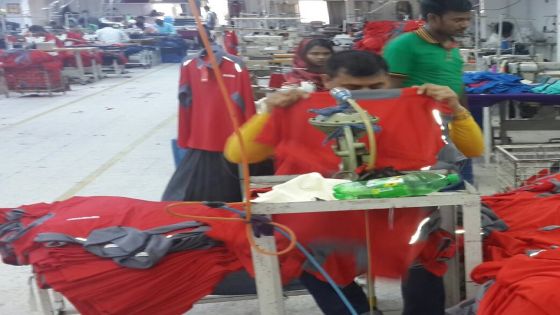 الاتفاق على حل مشكلة عمال مصنع ألبسة في سحاب