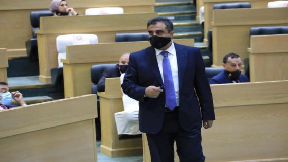 العجارمة يعتذر عن كلمة الشعب بعد مغادرة وزراء القبة