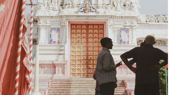 القبض على هندوسي اعتدى على مسلم شرب الماء في معبد