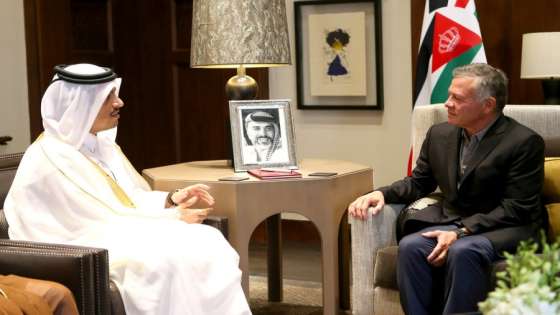 الملك يلتقي وزير الخارجية القطري